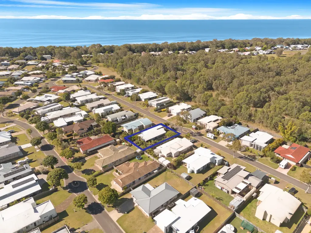 17 Swan View Court, Toogoom, QLD 4655