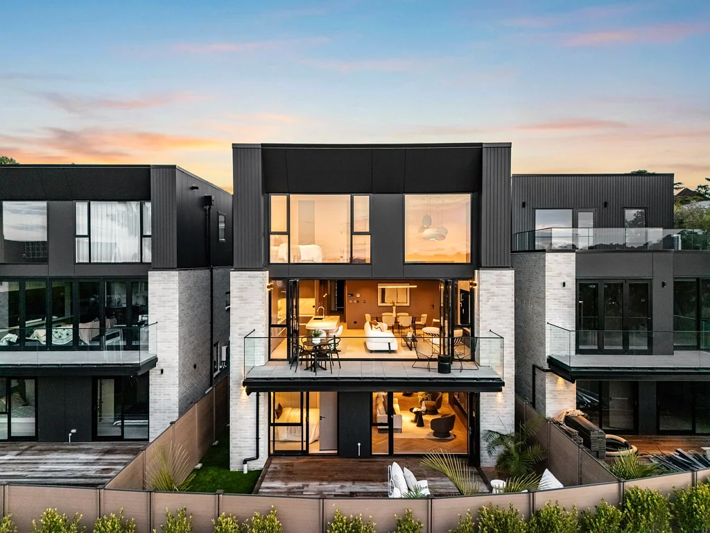 Remuera 4房 全新建筑巨作！坐拥双文法校网，前卫设计+尊贵地段，商业级室内电梯+酒窖，品质无妥协！ REMUERA REIMAGINED | ARCHITECTURAL STANDALONE