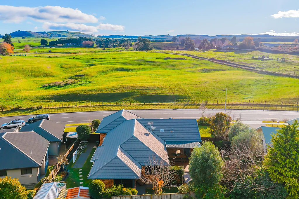 35 Acacia Bay Road, Nukuhau, Taupo, Central North Island