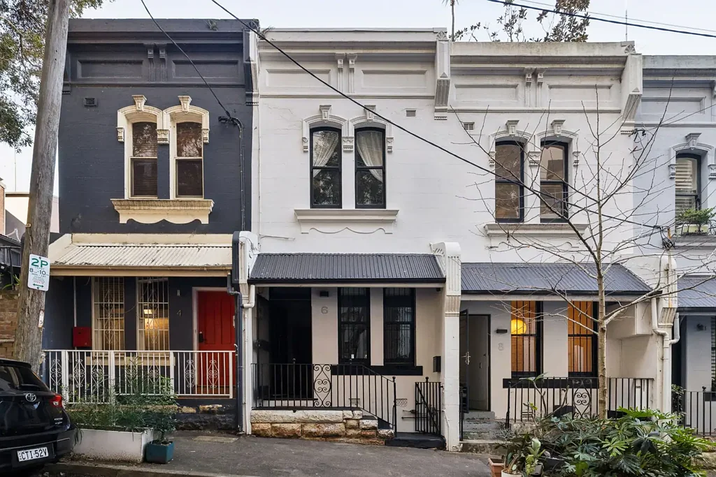 Surry Hills 3Moenga Updated character terrace / cusp of Harmony Park & CBD