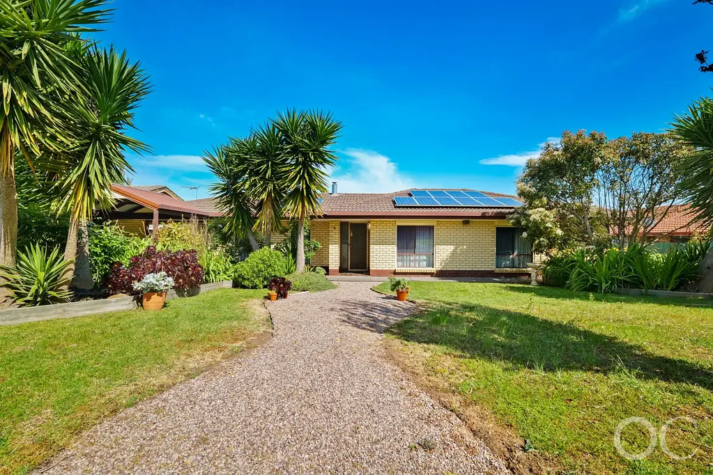 Morphett Vale 4Habitaciones Open the Door to a 4 bed 2 bath home with studio on 704 sqm