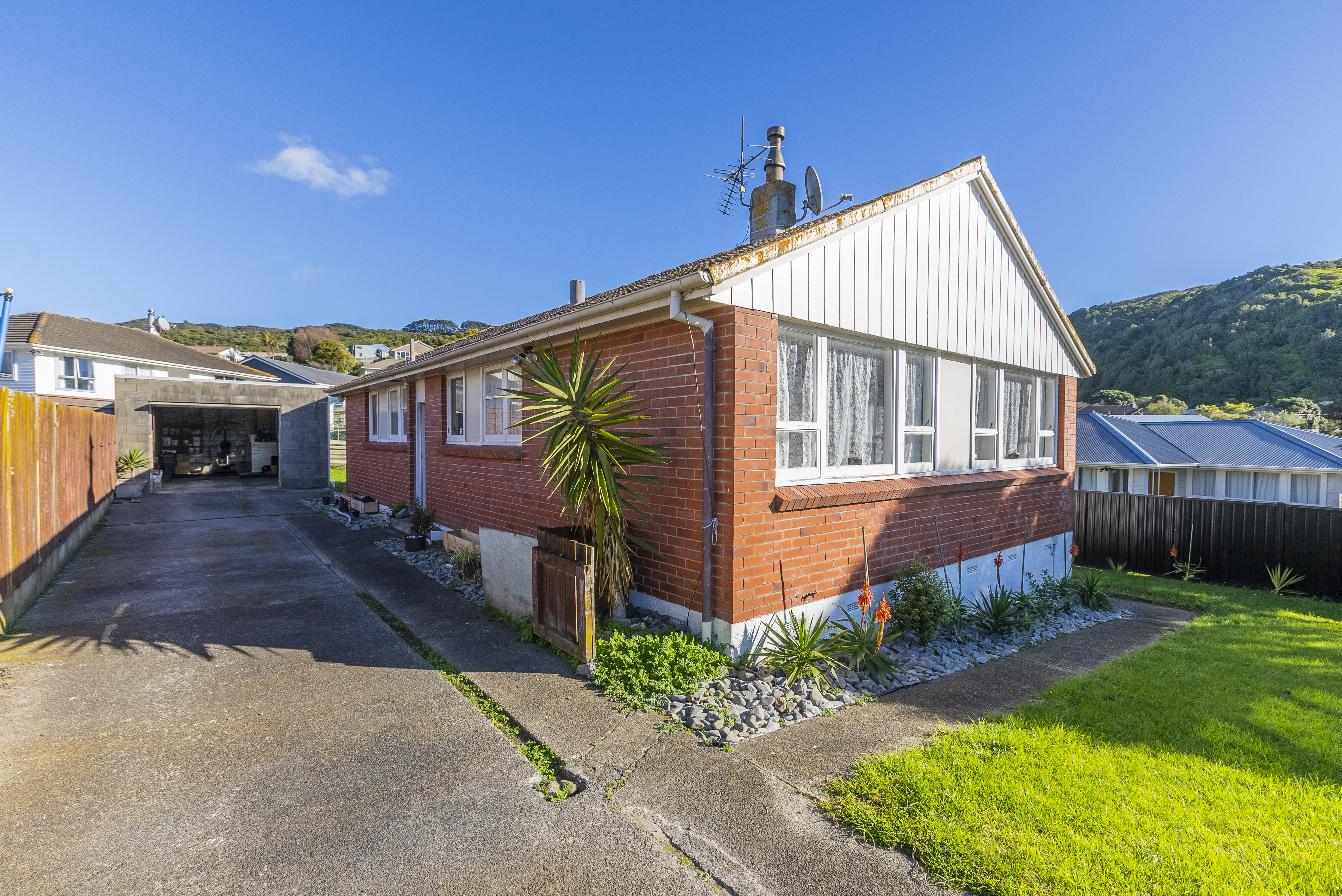 105 Rangituhi Crescent, Takapuwahia, Porirua, 3 ห้องนอน, 0 ห้องน้ำ, House