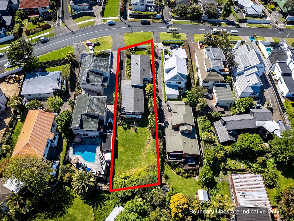 1&2/32 Kowhai Road, Campbells Bay, North Shore City, Auckland