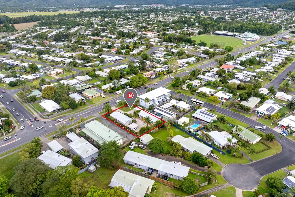 Bentley Park 8房  INVESTOR ALERT! TWO DUPLEXES | 8 BEDROOMS | $80,080 PA RENTAL INCOME | NO BODY CORPORATE FEES