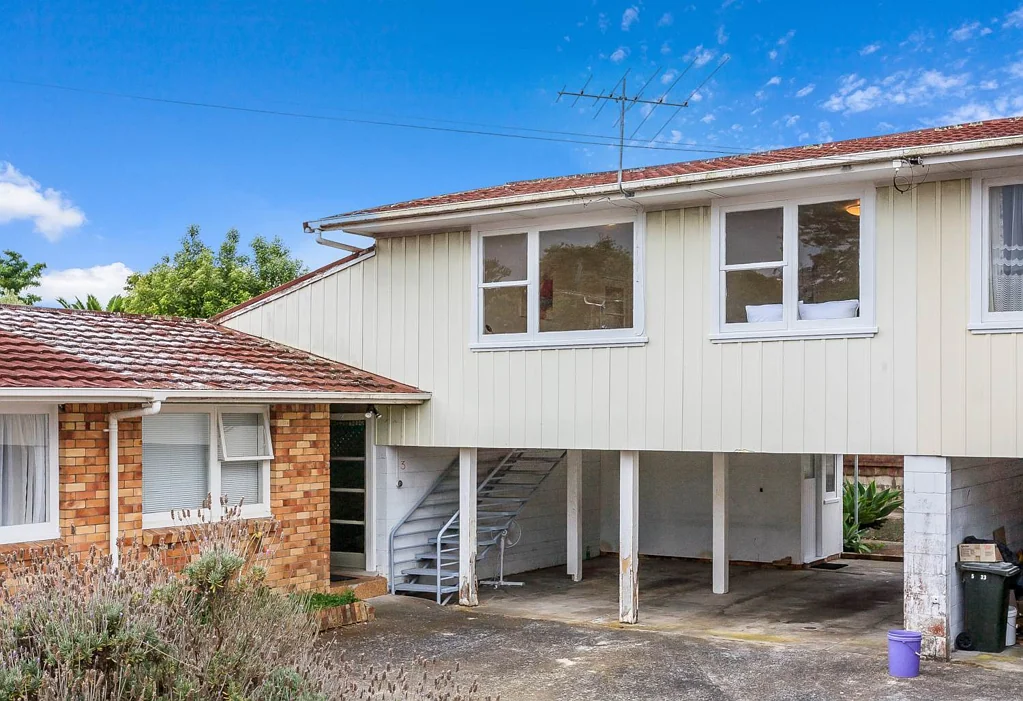 SANDRINGHAM, 2 BEDROOMS