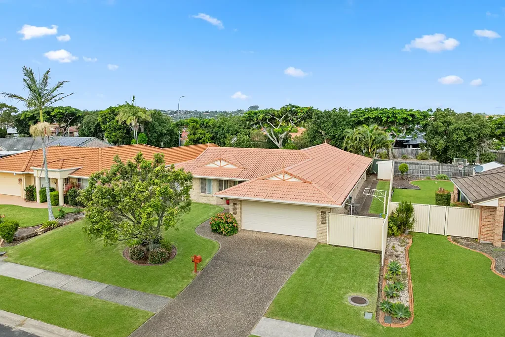 12 Riversdale Boulevard, Banora Point, NSW 2486