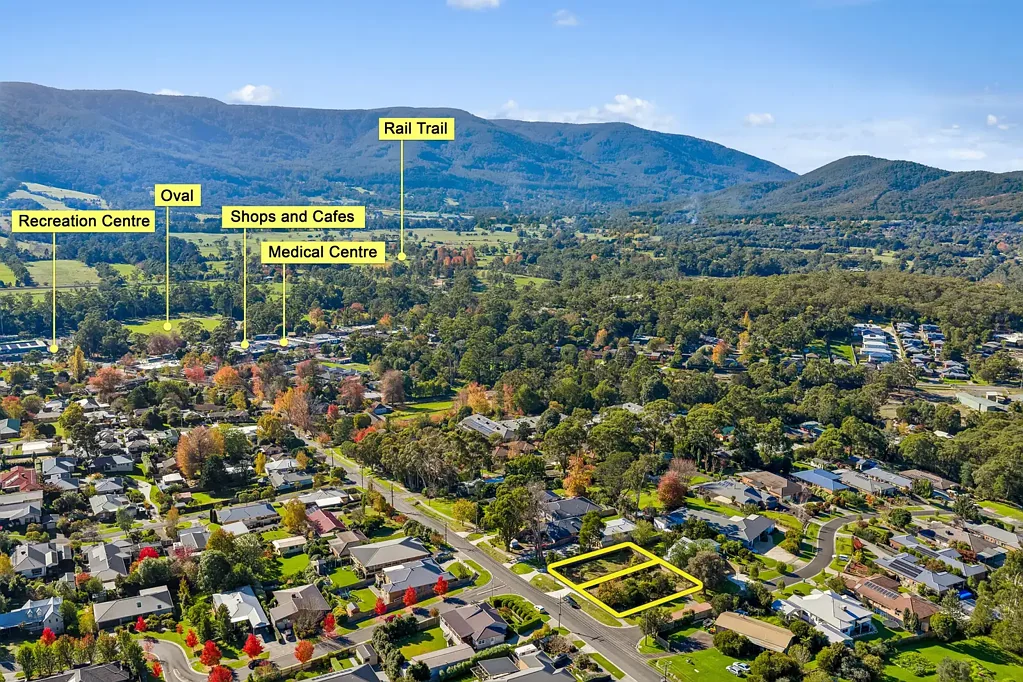 Yarra Junction Build, Invest or Escape - Great Location and Mountain Views