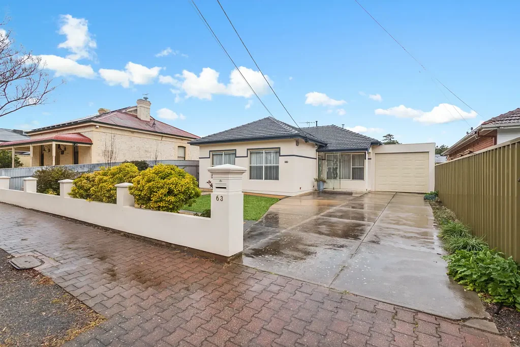 South Brighton 3房  Beachside Lifestyle with Charisma & Terrific Entertaining