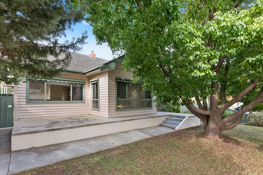 6 Cook Street, Flora Hill, VIC 3550