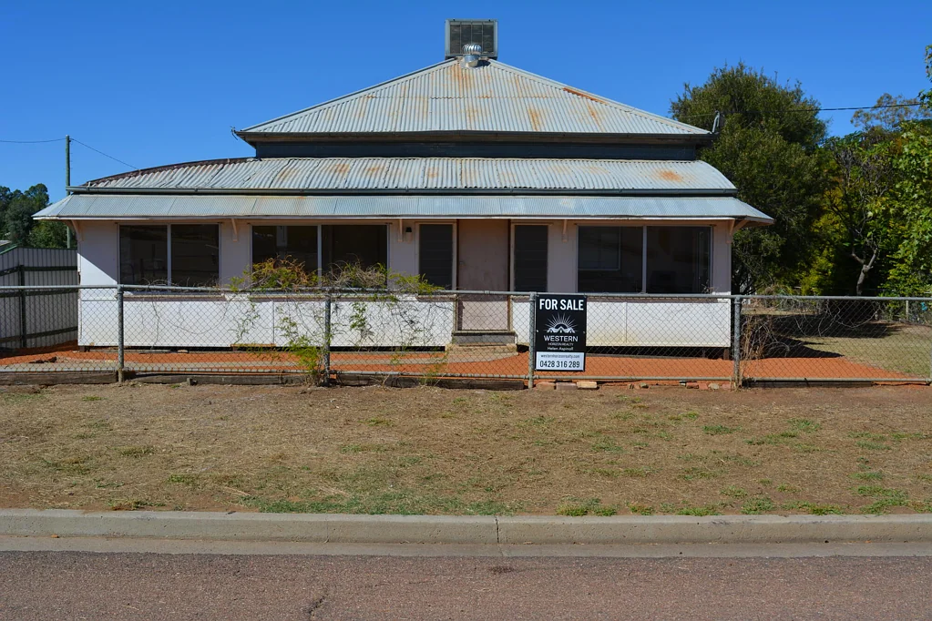 Longreach 3房  **Expressions of Interest Closing 10 August 2026**
