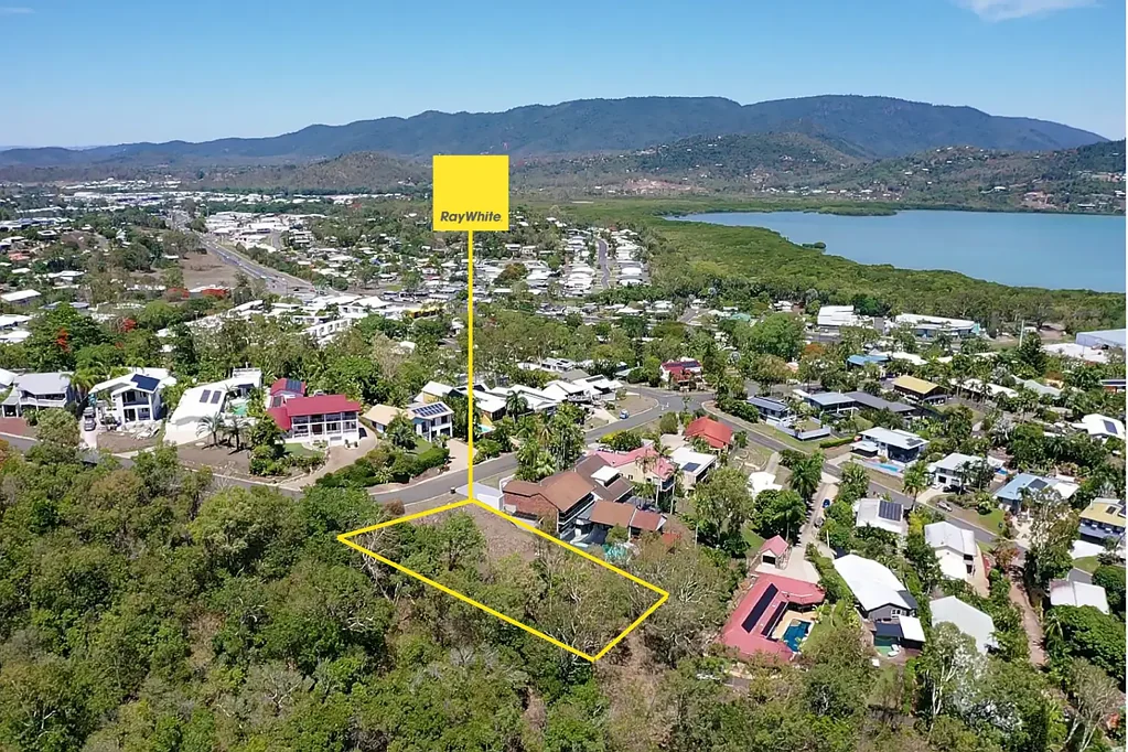 Cannonvale Elevated Coastal Living with Ocean Views