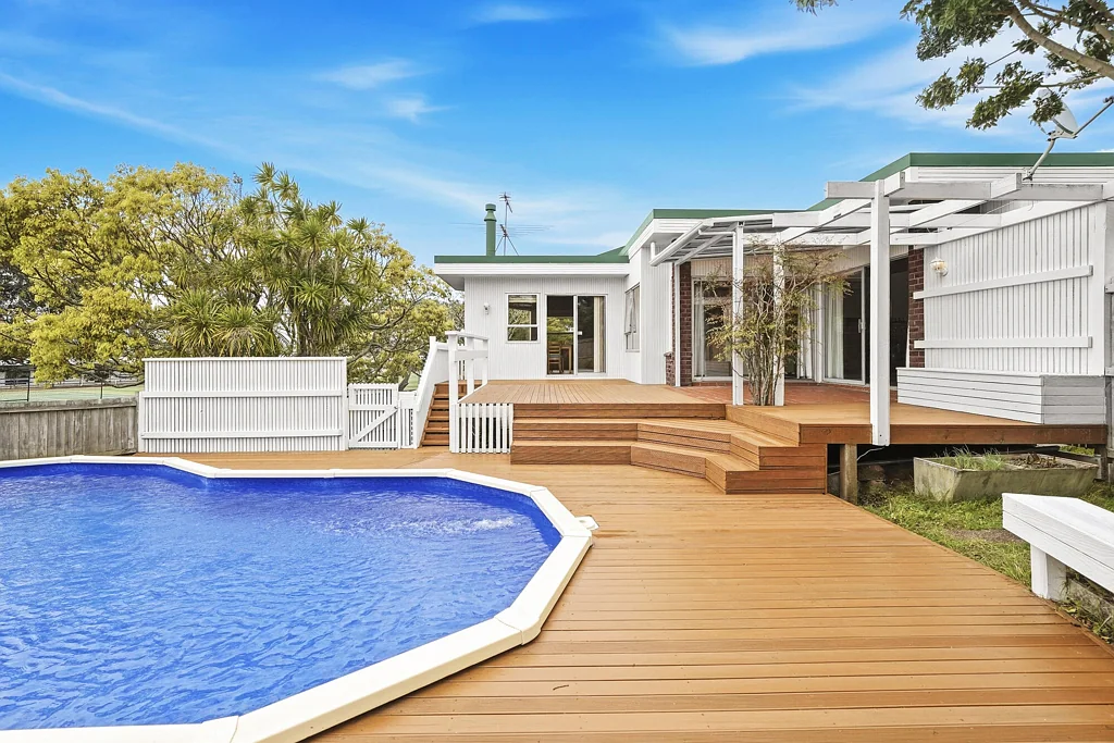 Northcross 4Kwarto Space, Character & Poolside Living