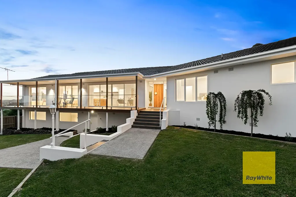 2 Culzean Crescent, Highton, VIC 3216