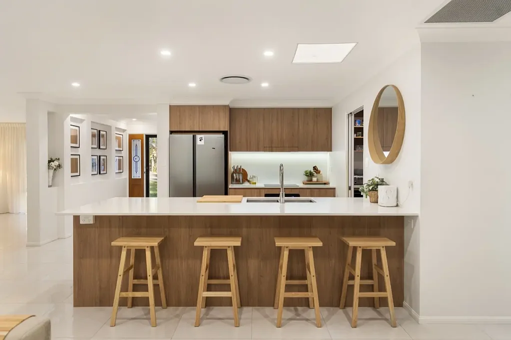 Burpengary 4房 宽敞家庭宅地，带电力棚屋和直通自然保护区通道 Spacious Family Acreage, Powered Shed & Direct Nature Reserve Access