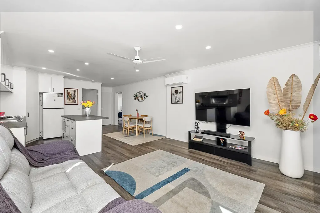 Benalla 2 Bedroom Modern Two Bedroom Home (3 Years Old) Featuring a highly sought after layout, quality upgrades, secure outdoor areas, and reliable Starlink internet