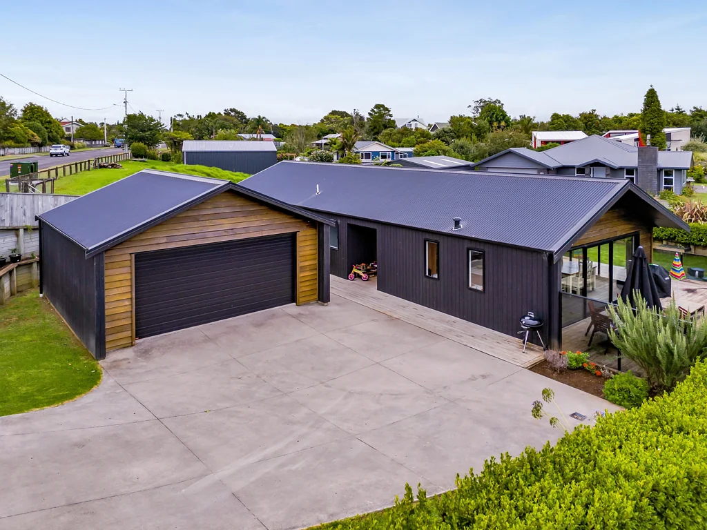 Urenui 3 Bedroom Modern Living in Urenui