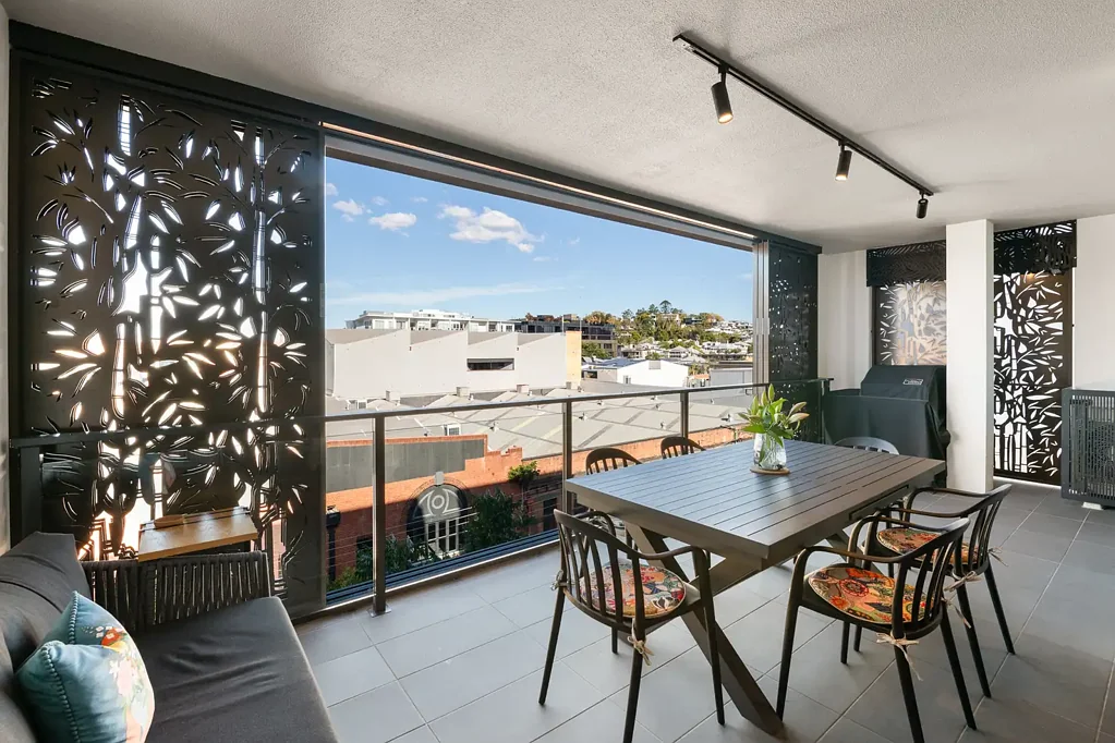 Teneriffe 3 Bedroom Expansive & Newly Renovated Family-Sized Apartment with Uninterrupted Views in Boutique Residence