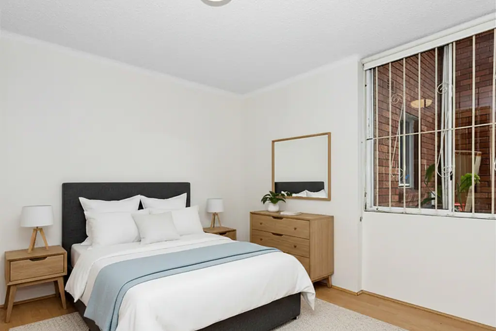Ground Floor Apartment with Natural Light & Convenient Location