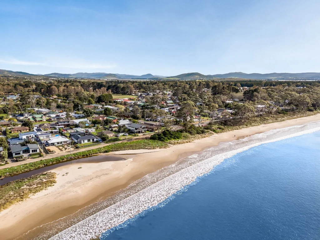 2 Seven Mile Beach Road, Seven Mile Beach, TAS 7170