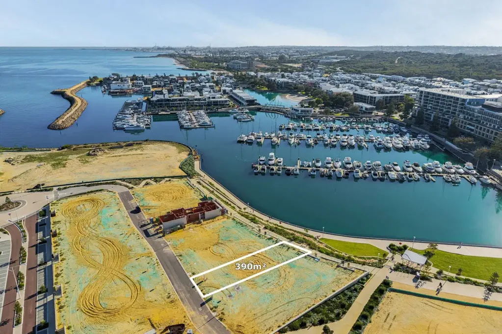 North Coogee  An Architectural Invitation: Rare Coastal Land