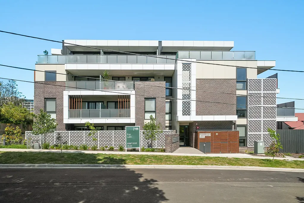 Luxury One Bedroom Apartment