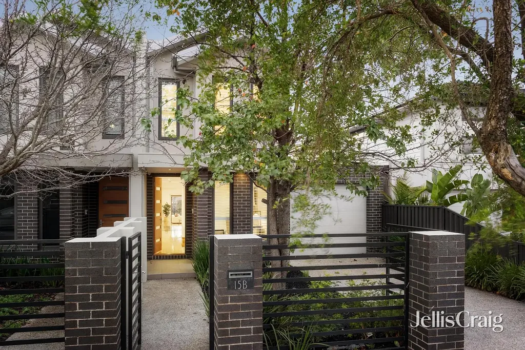 Bentleigh East 3कमरा Coveted McKinnon zone contemporary townhouse