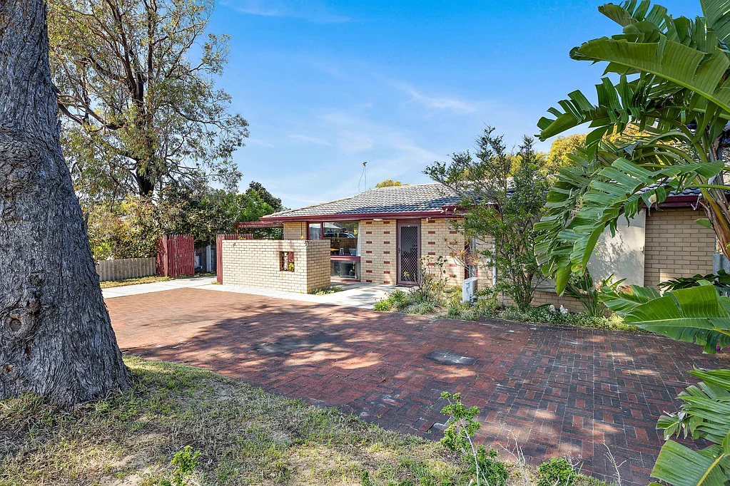 37 Seaflower Crescent, Craigie, WA 6025