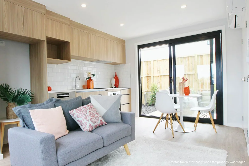Te Atatu Peninsula 2બેડરૂમ MOVE IN READY. Starting from $599,000.