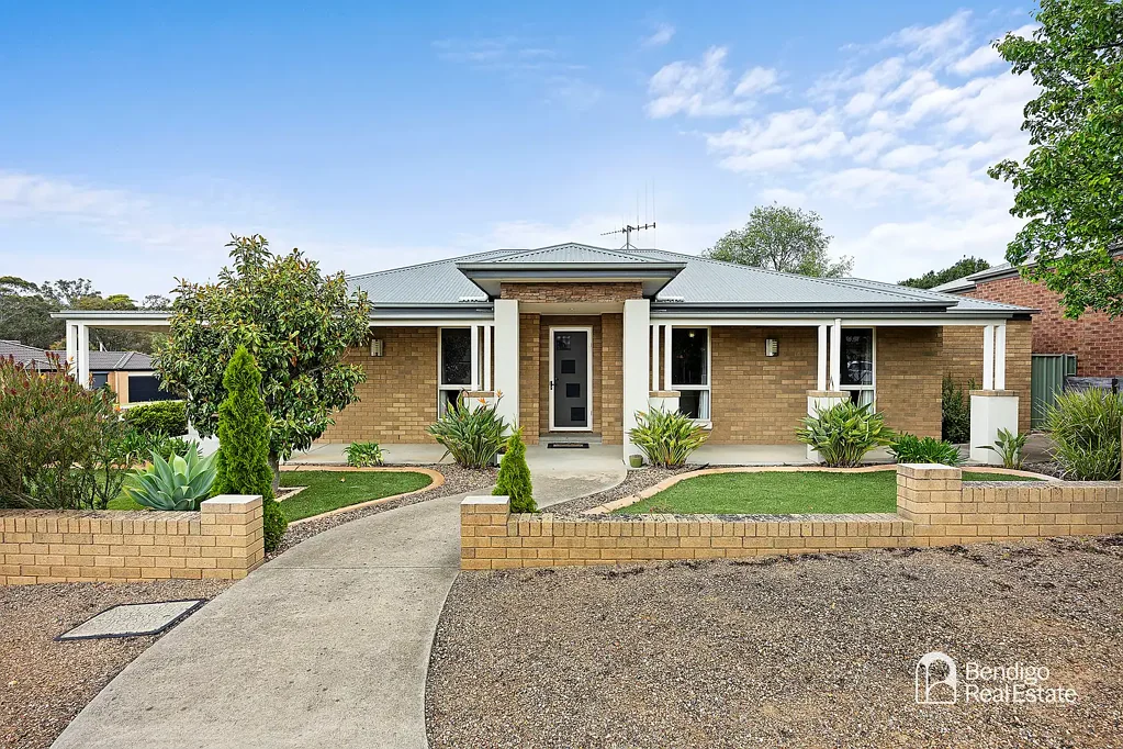 8 Rosemary Court, Golden Square, VIC 3555