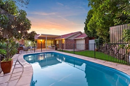 9 Stephen Close, Green Point
