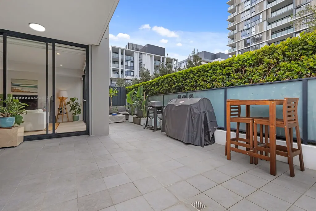 Kirrawee 2Zimmer Convenient Apartment Living with Expansive Terrace