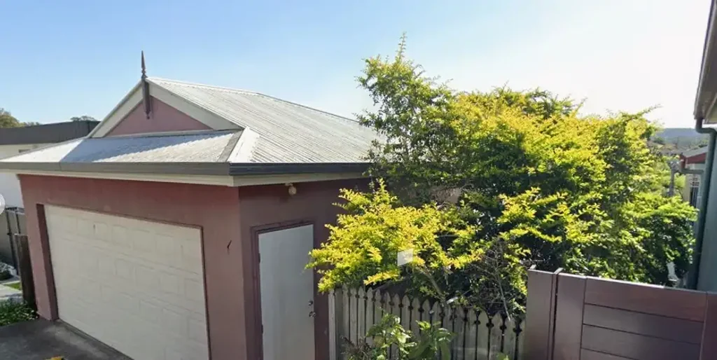 GOOD SIZE FOUR BEDROOM HOUSE