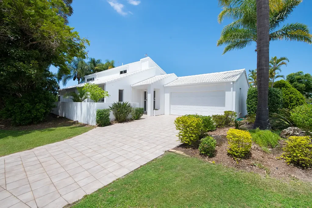 28 Emerton Crescent, Robina, QLD 4226