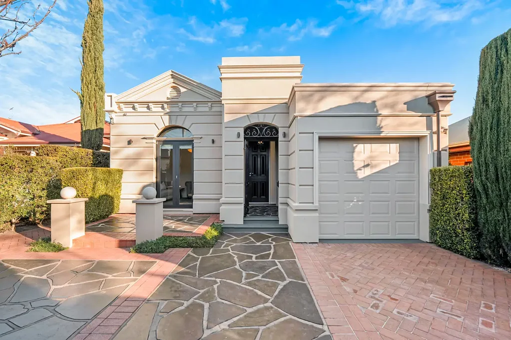 Fullarton 3房  Timeless Georgian Elegance in Blue-Chip Fullarton
Zoned Glenunga International High School & Glen Osmond Primary