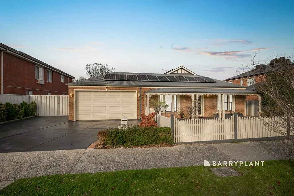 Pakenham 3Zimmer Timeless Quality, Modern Comfort in a Prized Lakeside Location