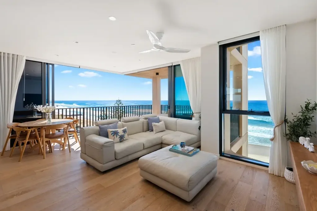 Palm Beach 3ਬੈੱਡਰੂਮ 'As New' Apartment with Unobstructed Panoramic Views