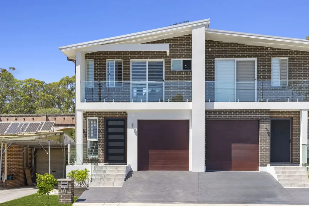 Greystanes 3ਬੈੱਡਰੂਮ PARKSIDE ASPECT AT FRONT AND REAR