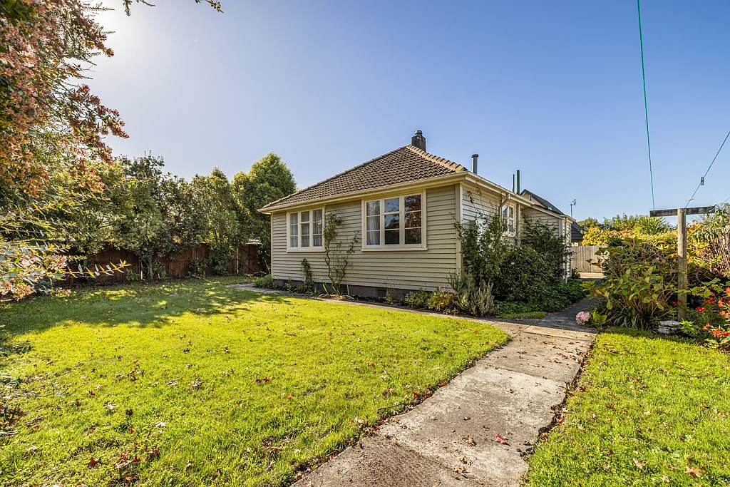 Amberley 3 Bedroom Opportunity Knocks!