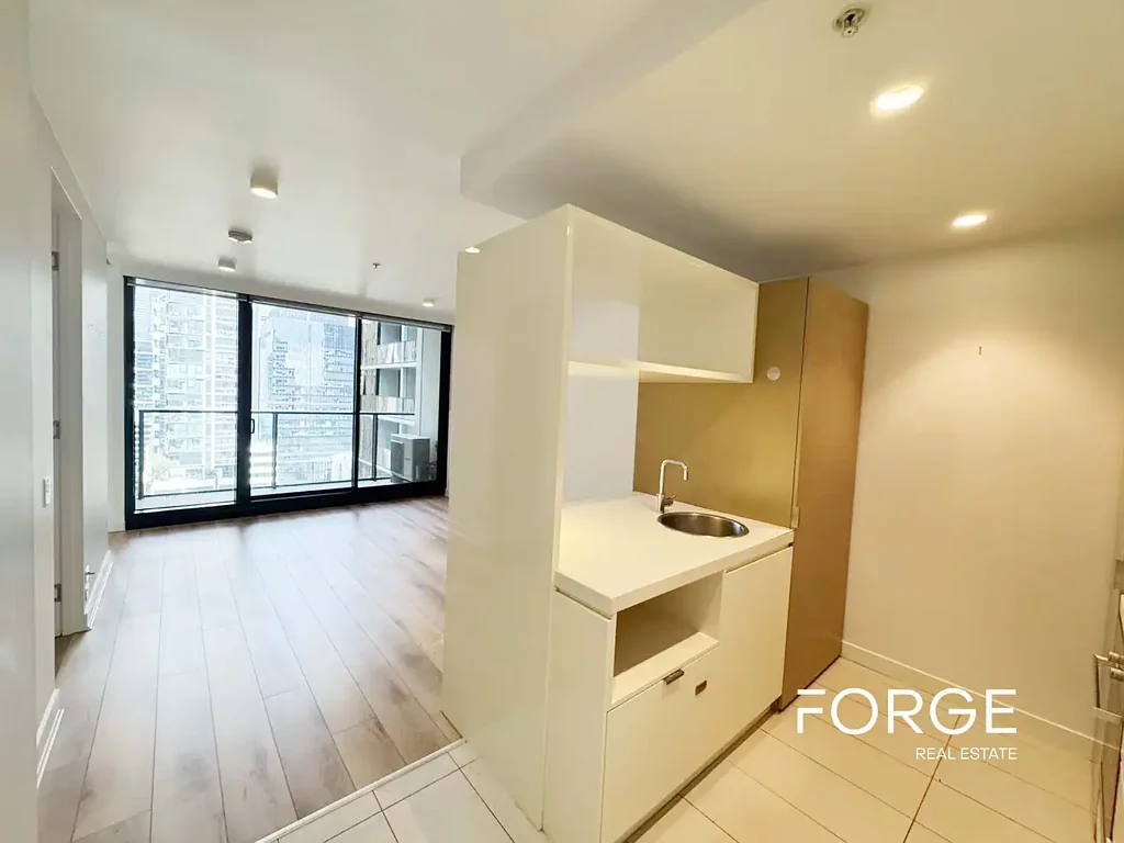 2 Bedroom Apartment with Carpark and Storage