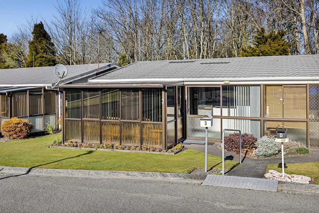 Stratford 1 Bedroom Peaceful Riverside Retreat at Maryann Village