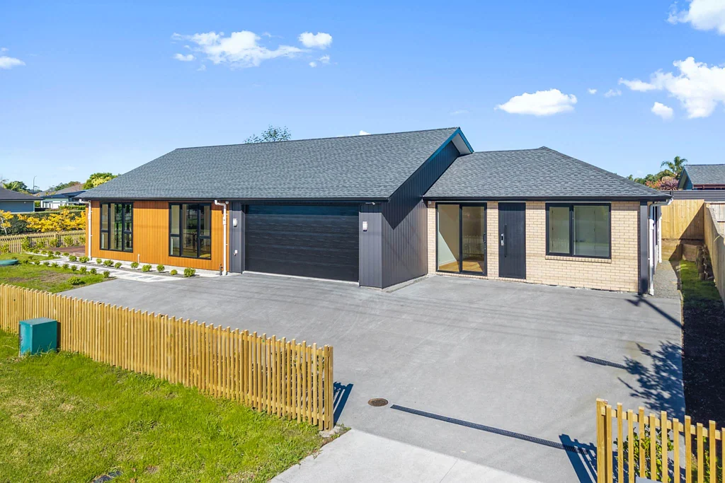 Riverhead 6房  NEW Riverhead Home & Income