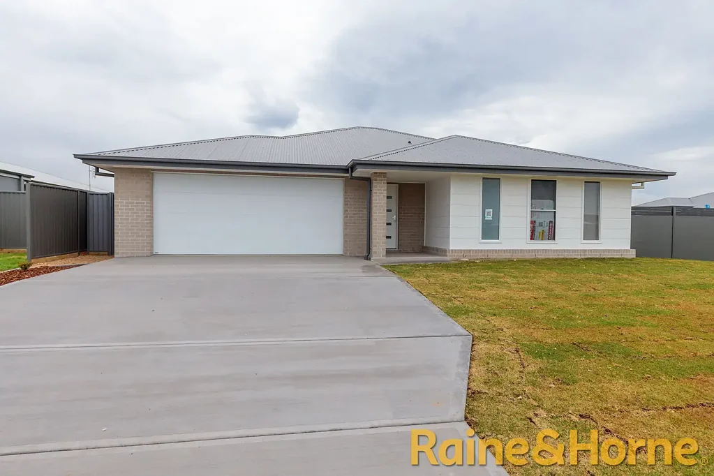 Modern Southlakes Gem