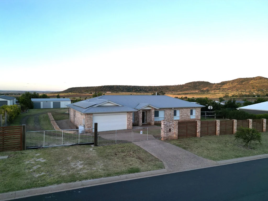 51 Southern Cross Drive, Kingsthorpe, QLD 4400