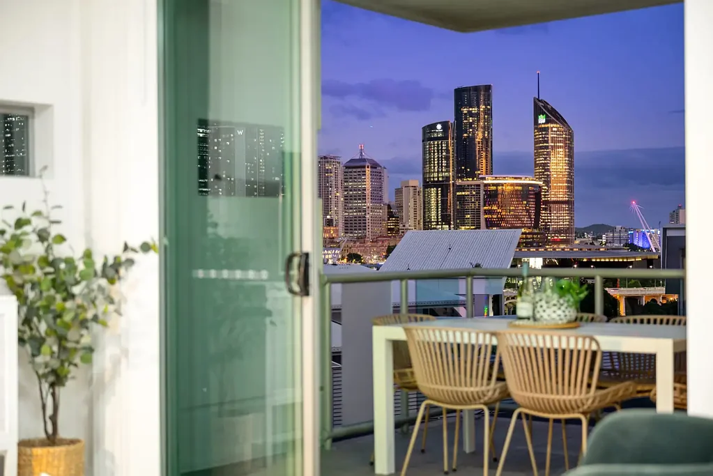 Brisbane City 2غرفة نوم Stylish Apartment with City Views & Exclusive Rooftop