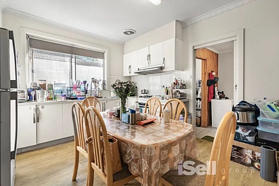 985 HEATHERTON RD, SPRINGVALE VIC 3171, 4 침실, 1 욕실, House