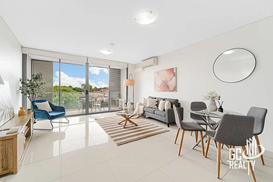 Ashfield 2 Bedroom Split level (Level 6 & 7）2 bedrooms apartment in the centre of Ashfield