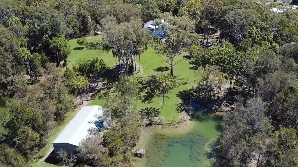 Boonooroo 3房  Rare Acreage Coastal Retreat with Private Lakes & Jetty!!