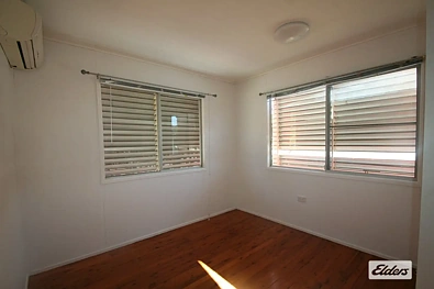 बेडरूम - 4 Dearden Place, Emerald, QLD 4720
