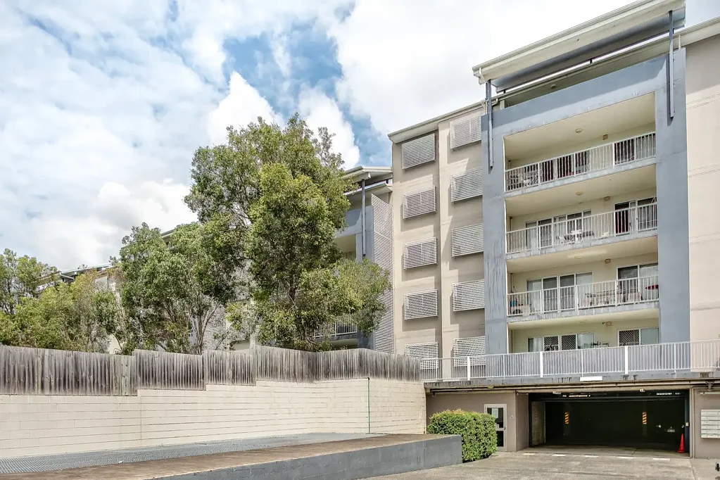 Modern 2-Bedroom Unit in Exceptional Location!