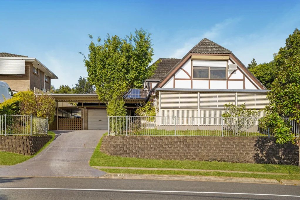 Sunnybank Hills 5房 都铎魅力、特色、家庭空间与学区 Tudor Charm, Character, Family Space & School Catchment